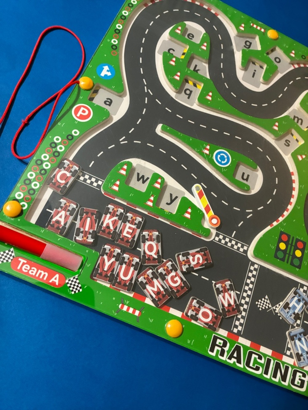 MAGNETIC ALPHABET RACING MAZE - Picture 7 of 10